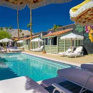 https://fleur-noire-hotel.palm-springs-ca-hotels.com